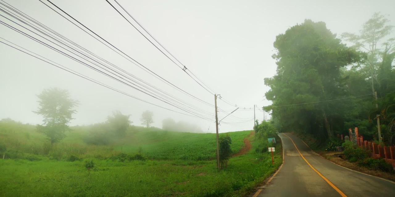 บ้านเอื้อมดาว เขาค้อ Resort Ban Huai Phai