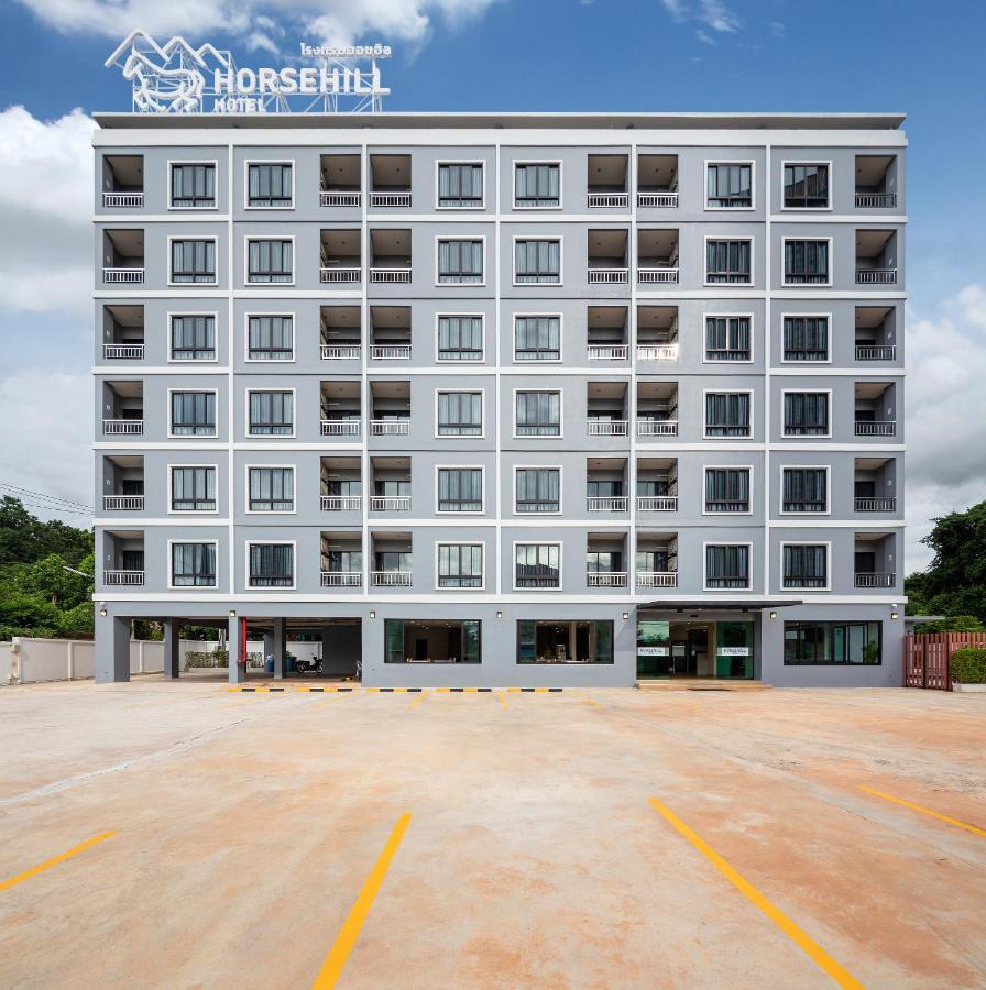 Horsehill Sriracha Hotel