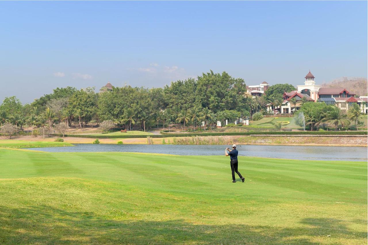 Resort Springfield Village Golf &