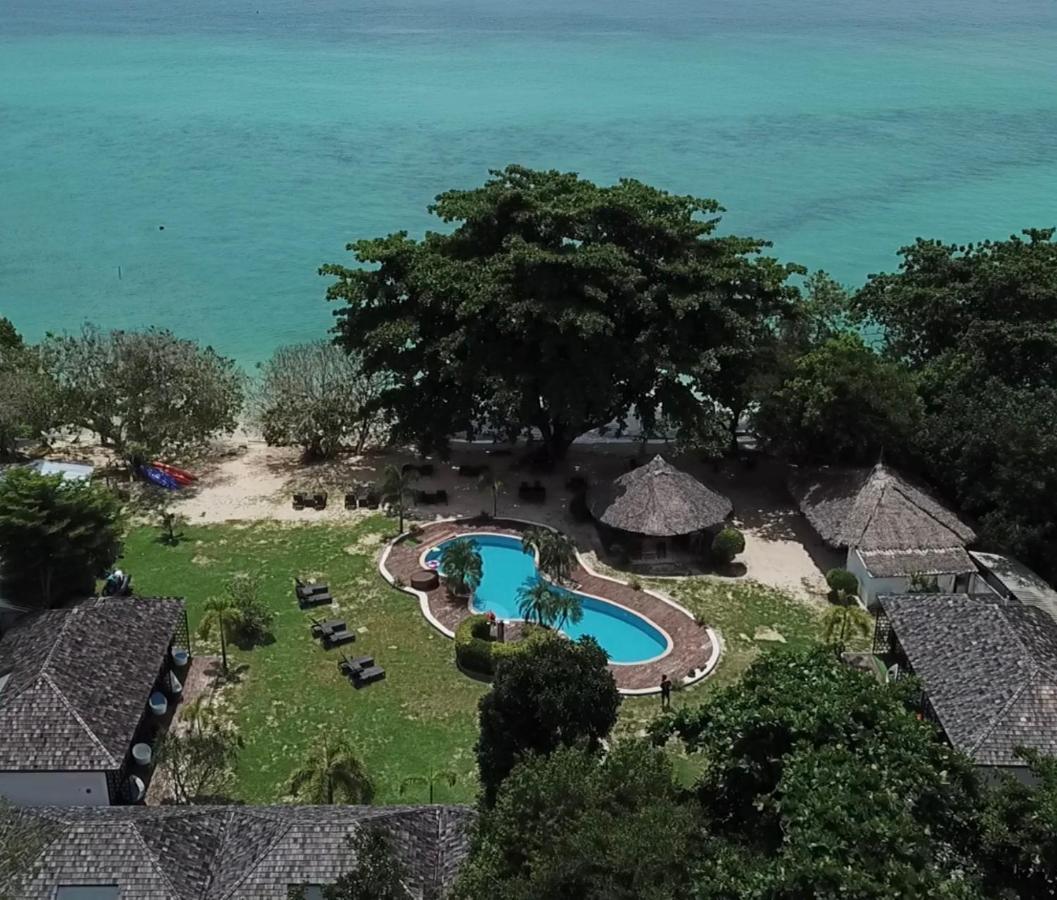 The Reef 3*