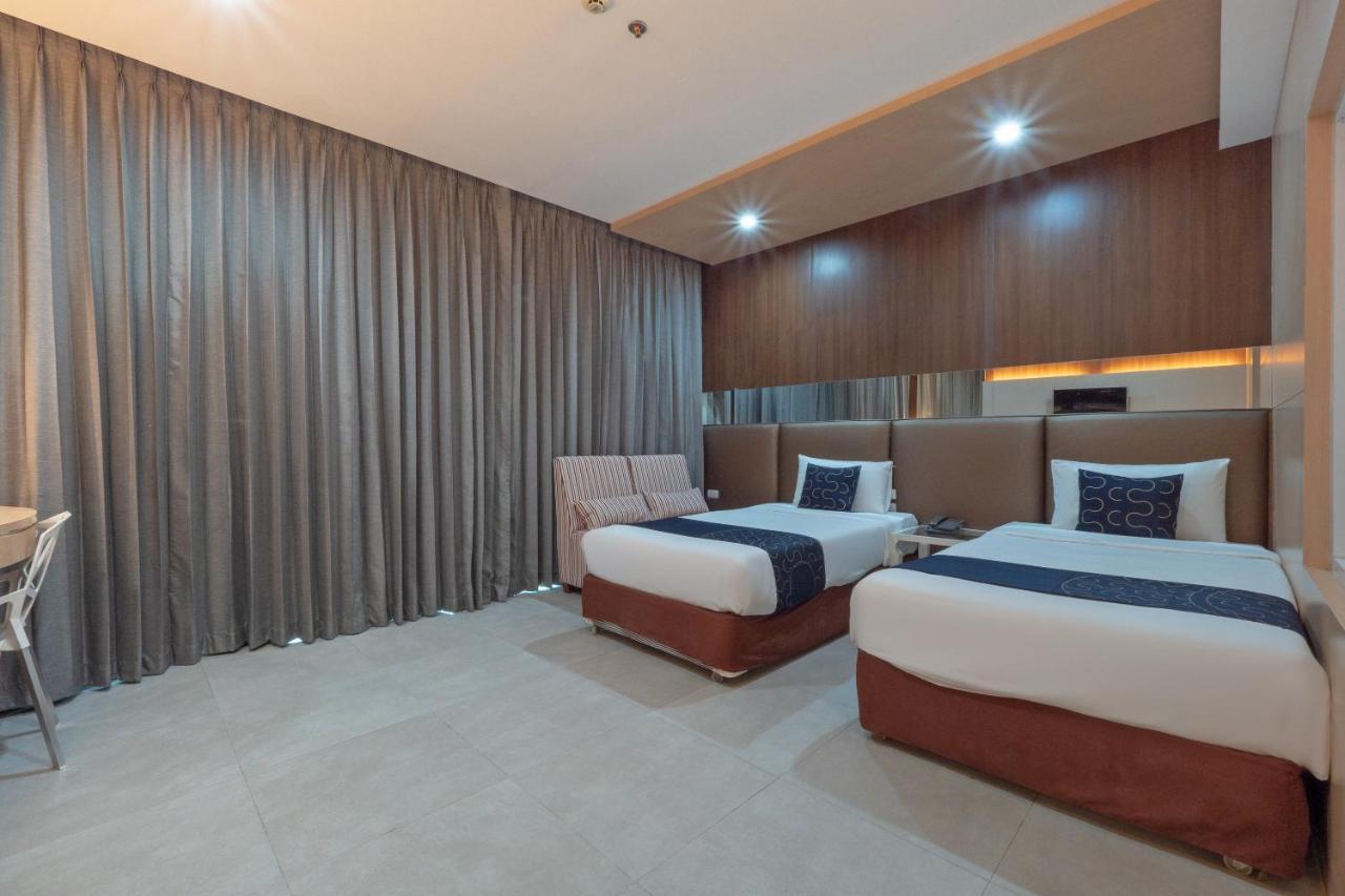 Hotel Capital O 1088 Golden Dragon Bang Lamung