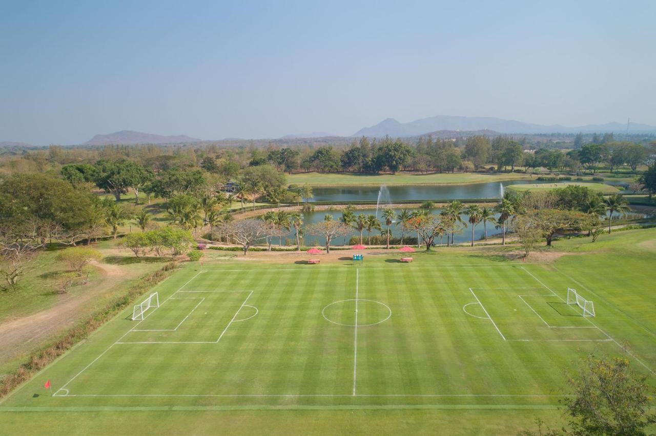 Springfield Village Golf & 4*