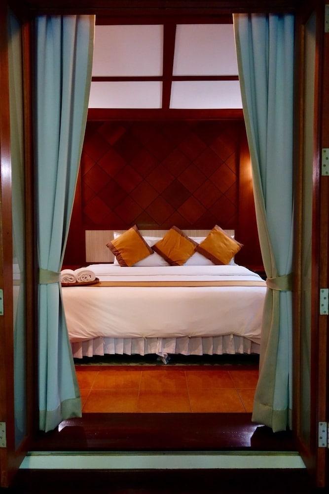 Wanathara Resort