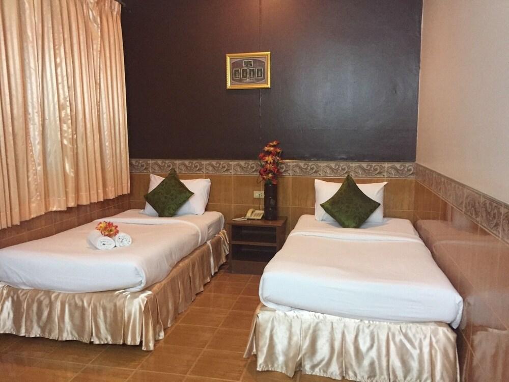 Hotel Suriwong 3*