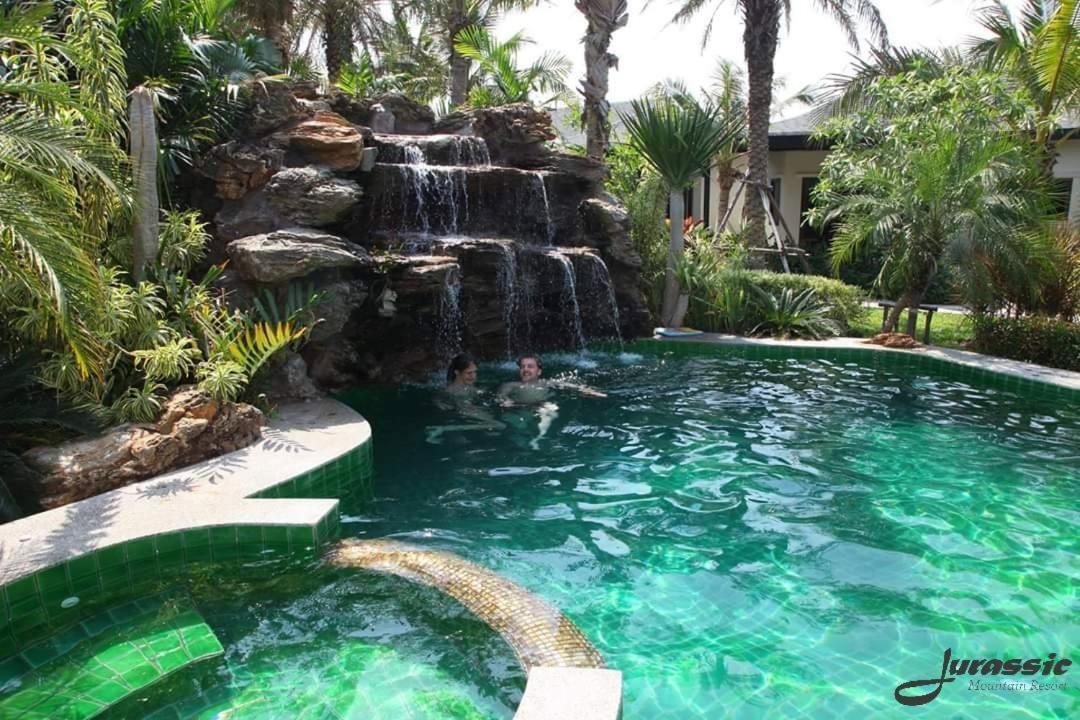Jurassic Mountain & Fishing Park Resort 4*