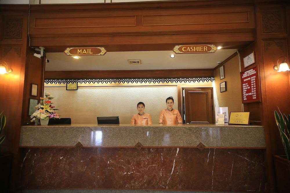 Wiang Indra Riverside Hotel
