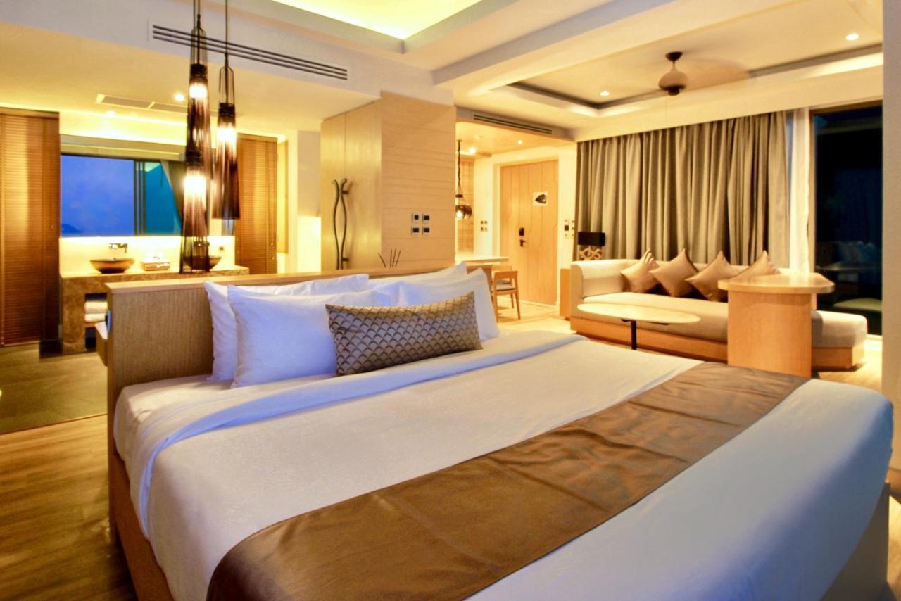 Crest & Pool - Sha Extra Patong