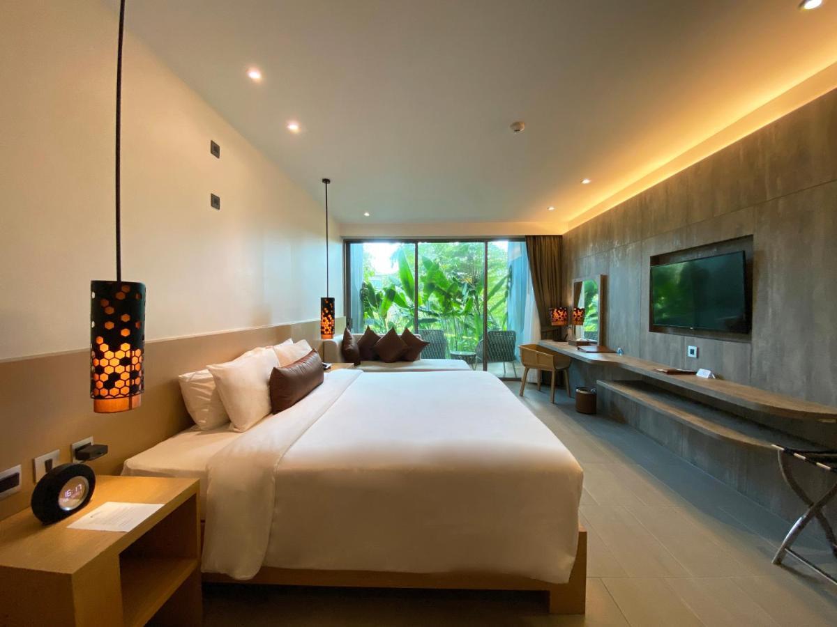 Crest & Pool - Sha Extra Resort Patong