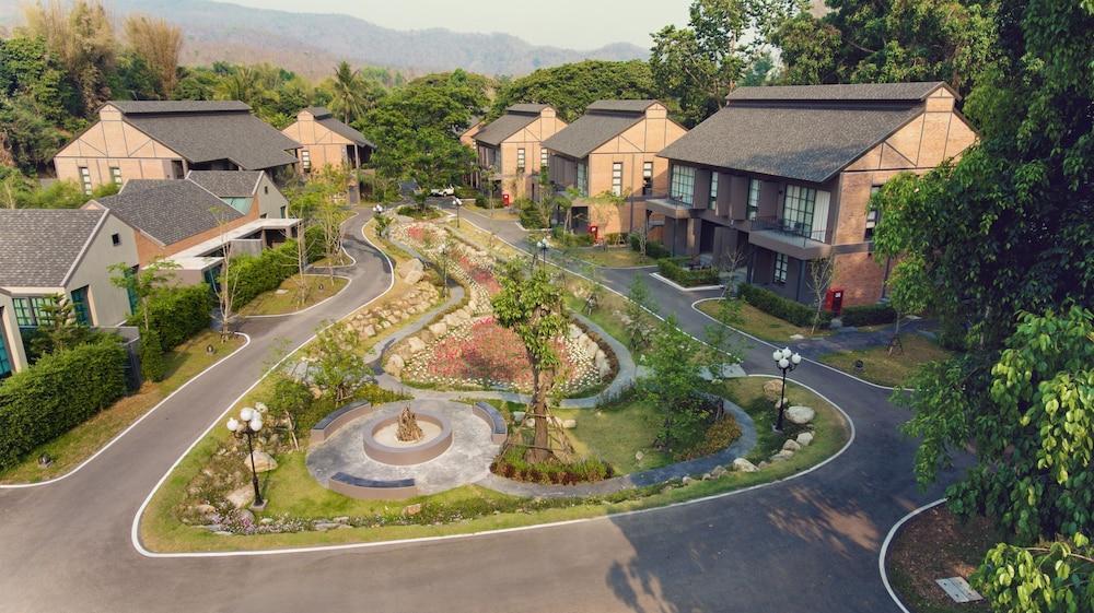 Flora Creek Resort