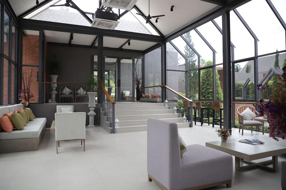 Resort Flora Creek Hang Dong