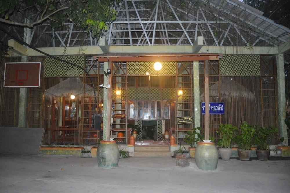 Resort Charm Churee Village 3*