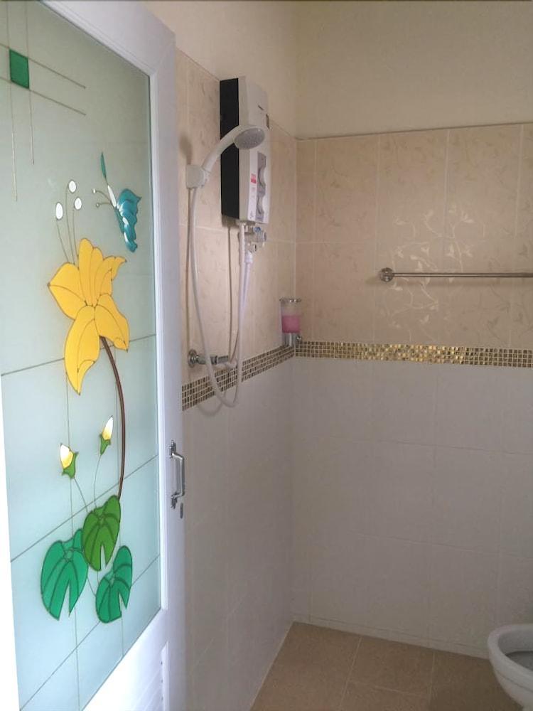 Thana Economy hotel Mae Sot