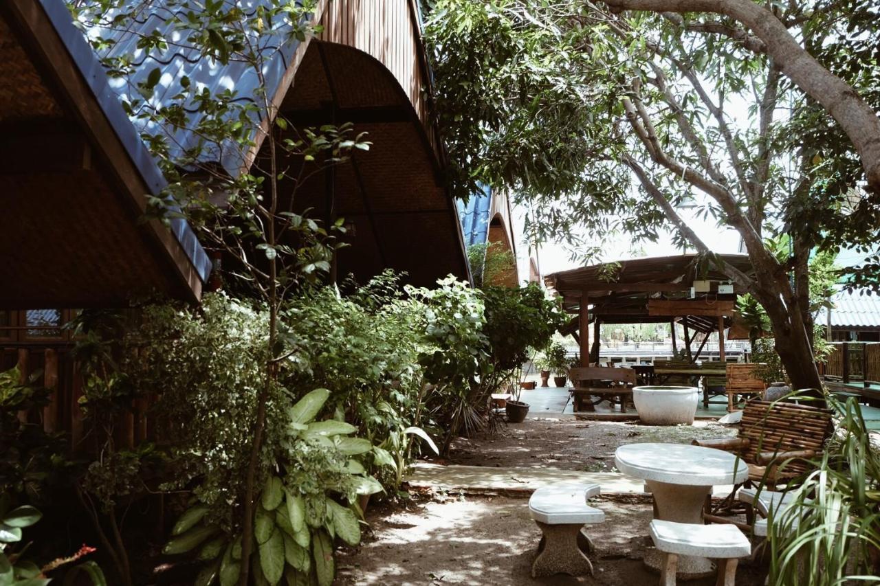 Ruennamyen Amphawa
