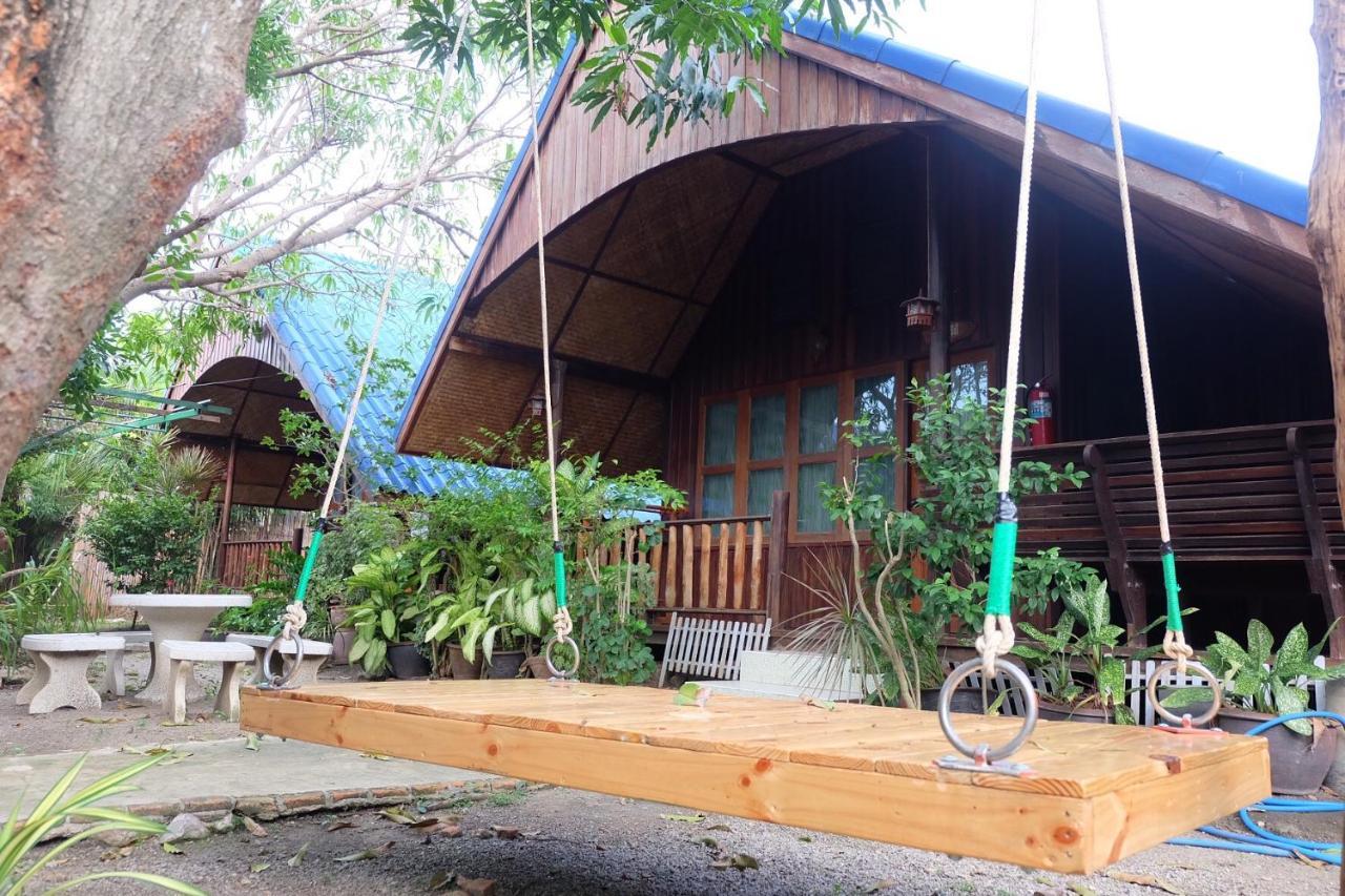 Ruennamyen Amphawa Resort