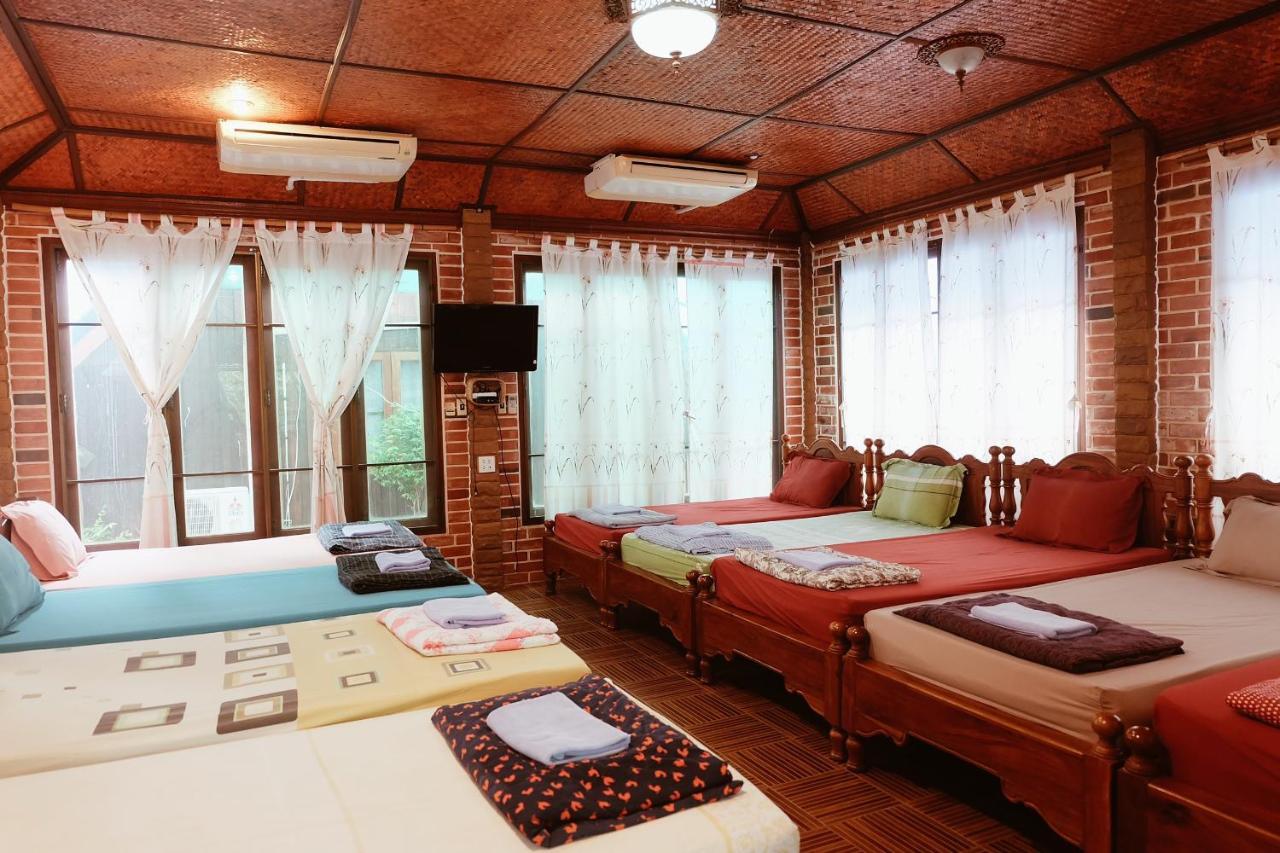 Resort Ruennamyen Amphawa 3*