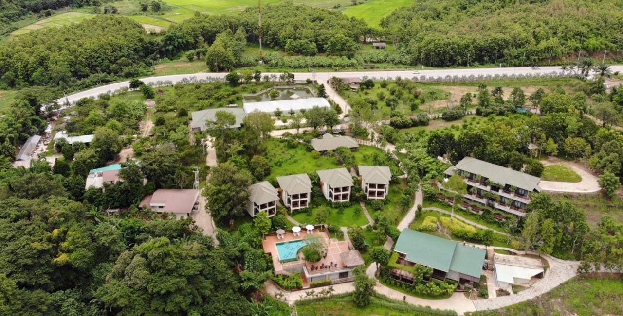 Resort Bansaeo Garden And Chiang Saen