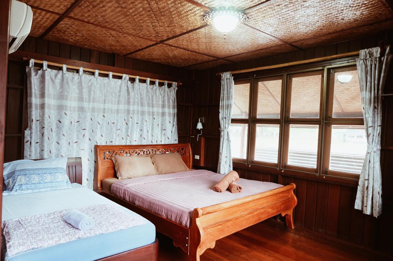 Ruennamyen Amphawa 3*