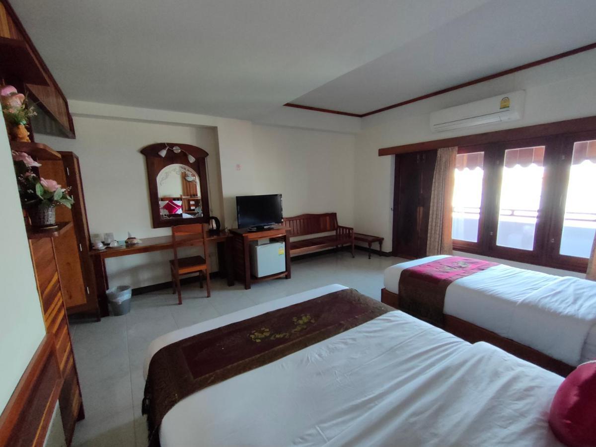 Riverfront Hotel