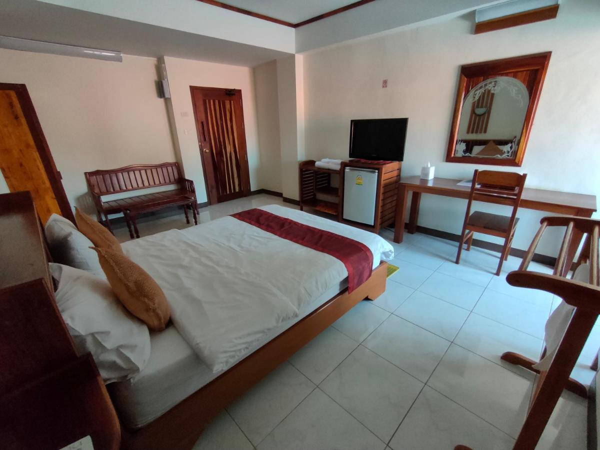 Riverfront Hotel 3*