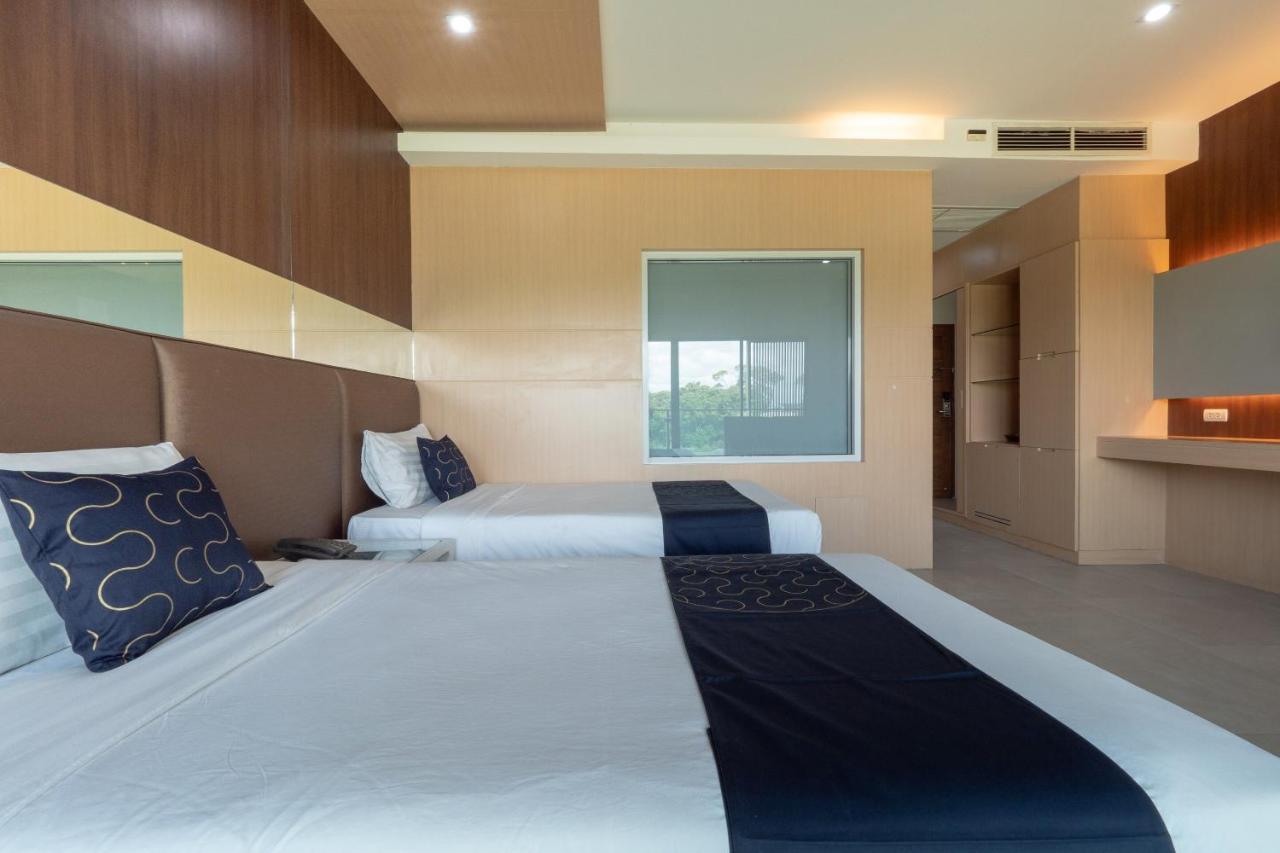 Hotel Capital O 1088 Golden Dragon