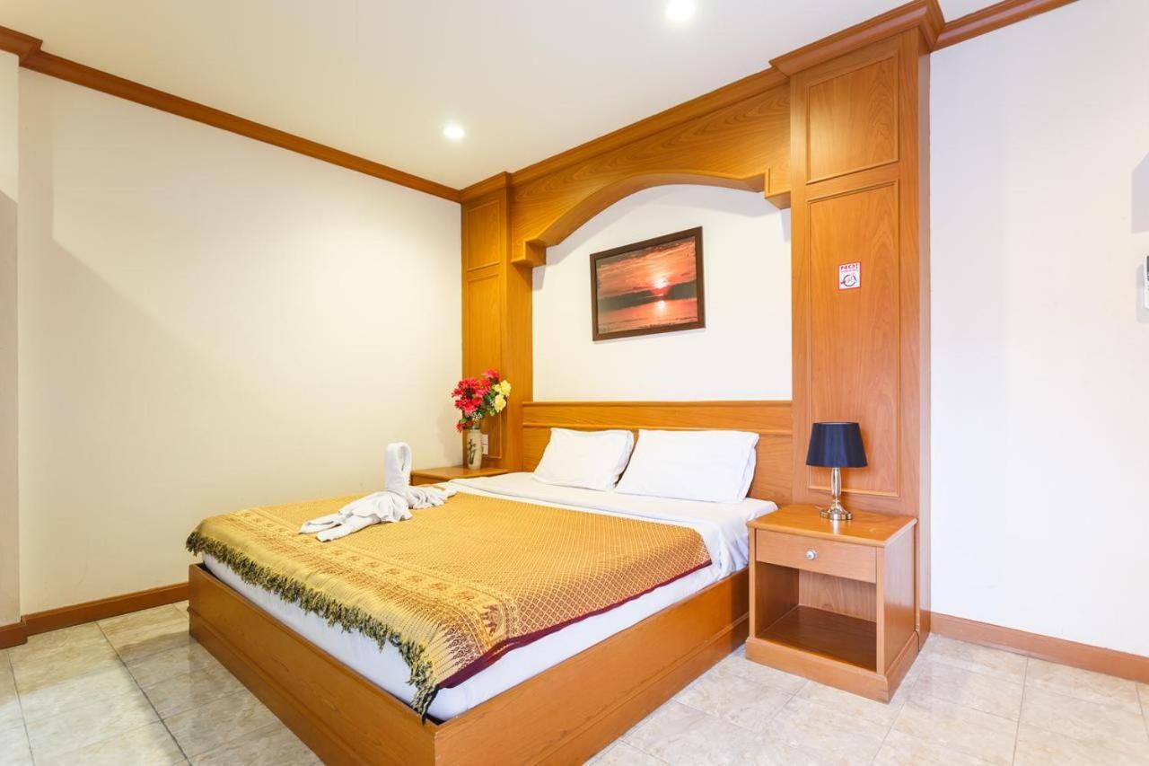 Hotel Oyo 739 Presley Phuket Patong