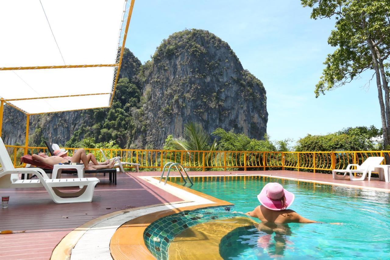 Barefeet Heaven Hill Naturist Resort 3*