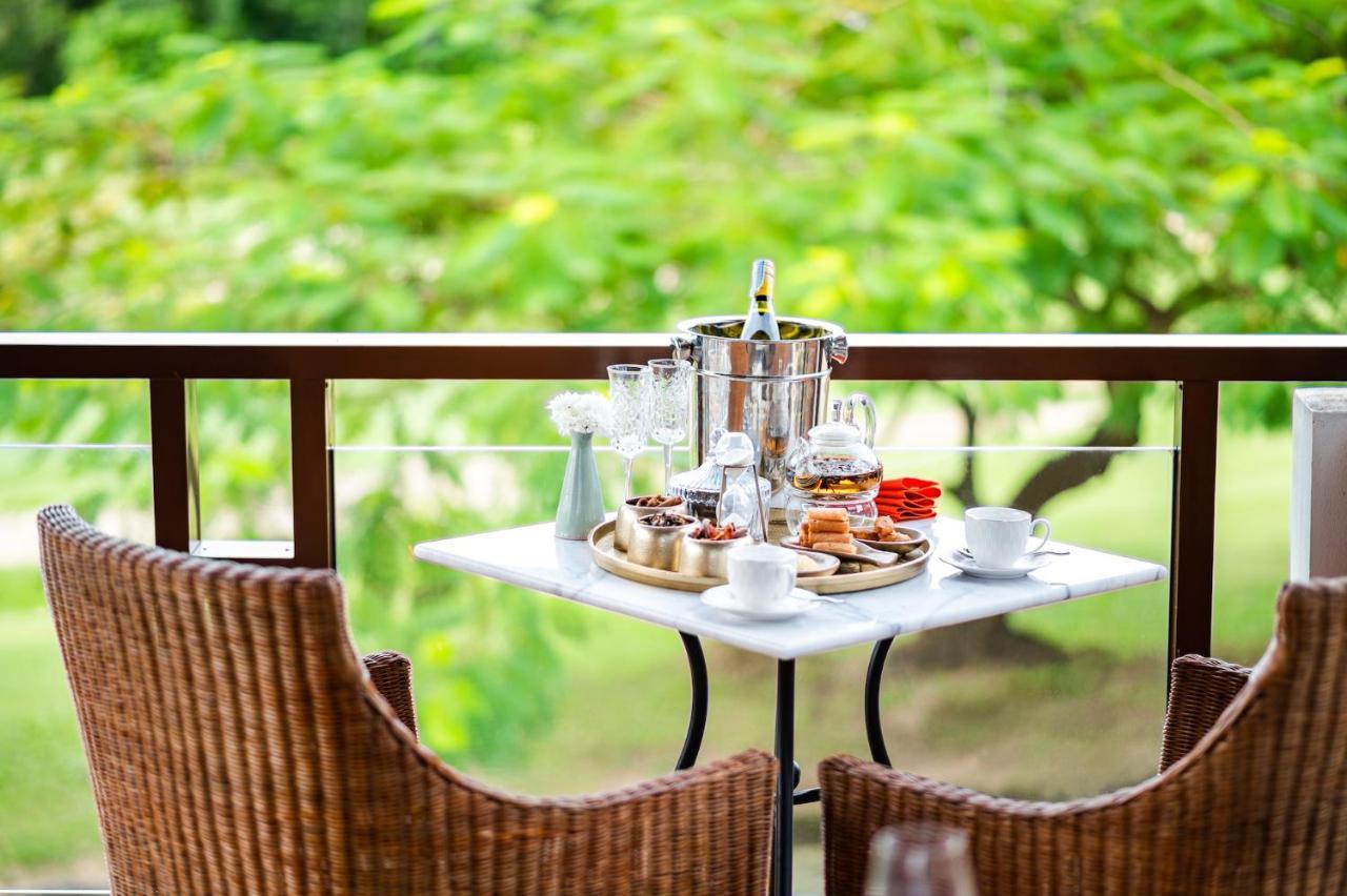 Chinoiserie Collection And Resort