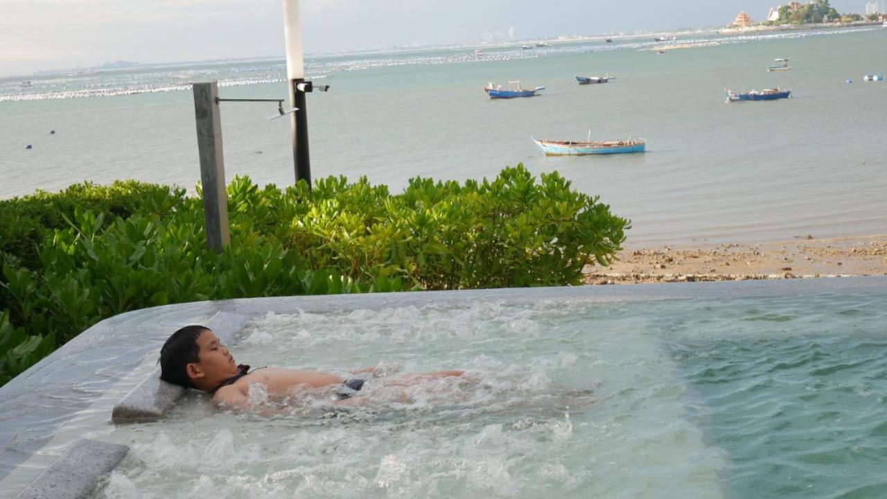 Sonrisa Srirachaที่พักติดทะเล Aparthotel