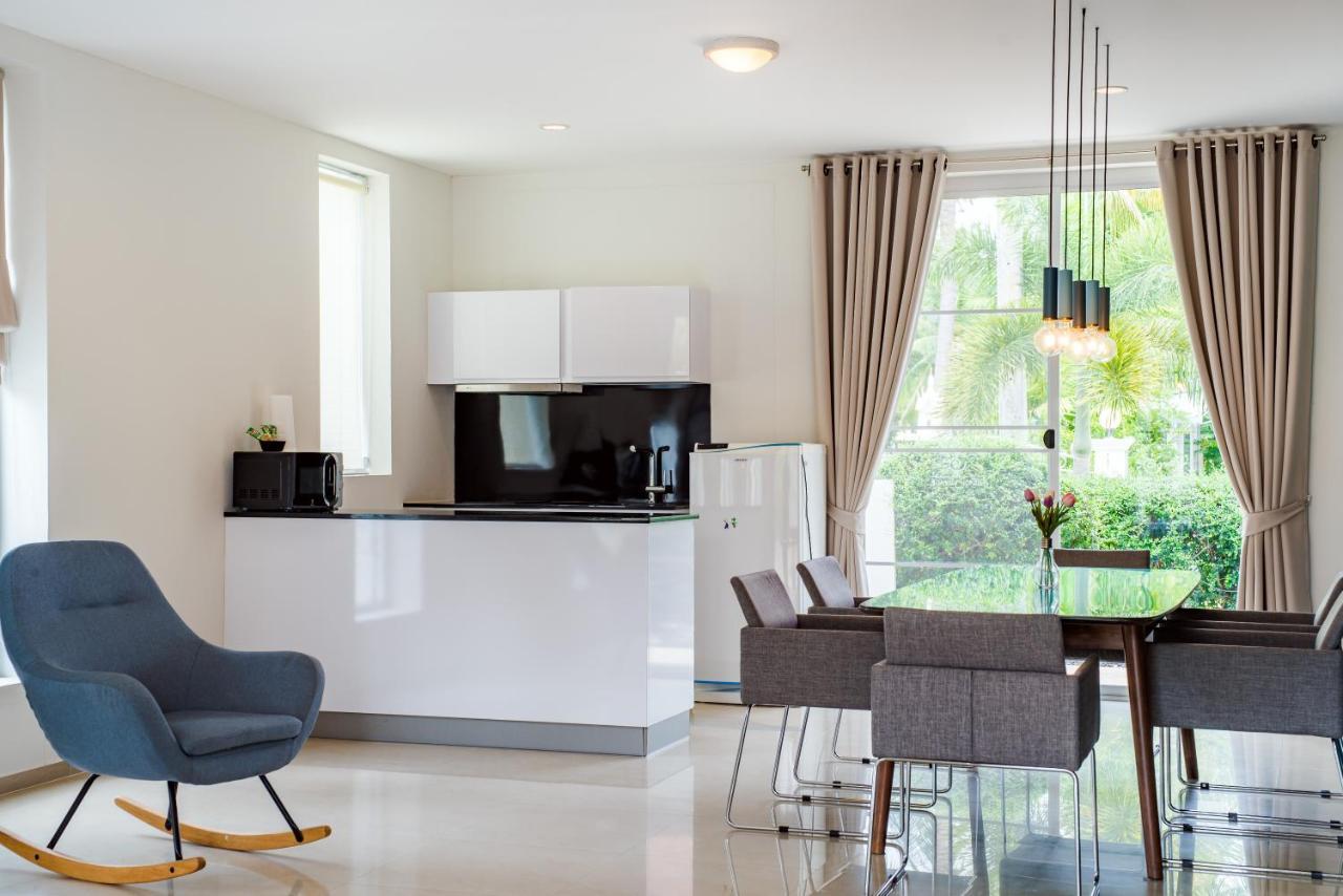 Hotel The Village 4*
