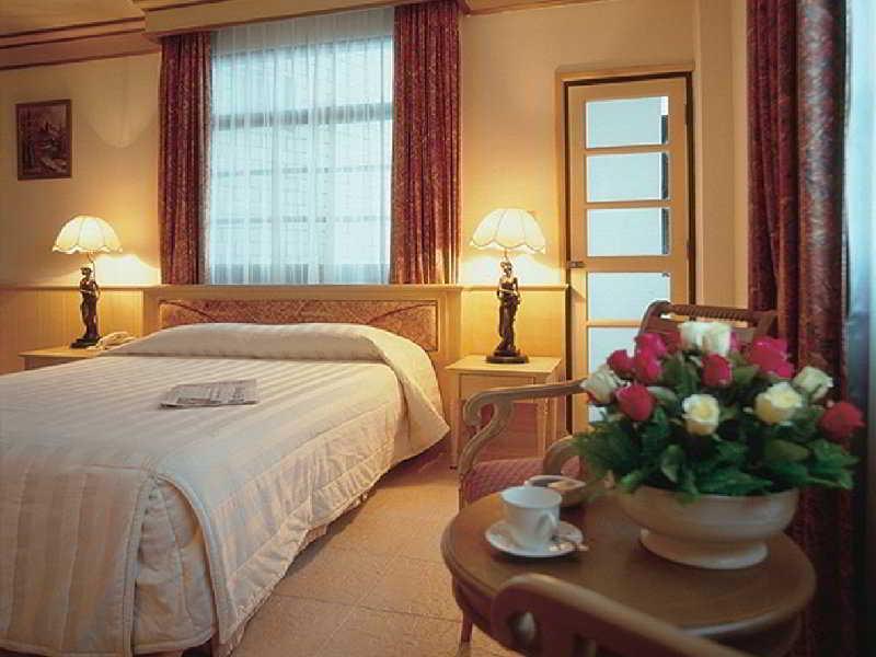 Golden Cliff House 3*