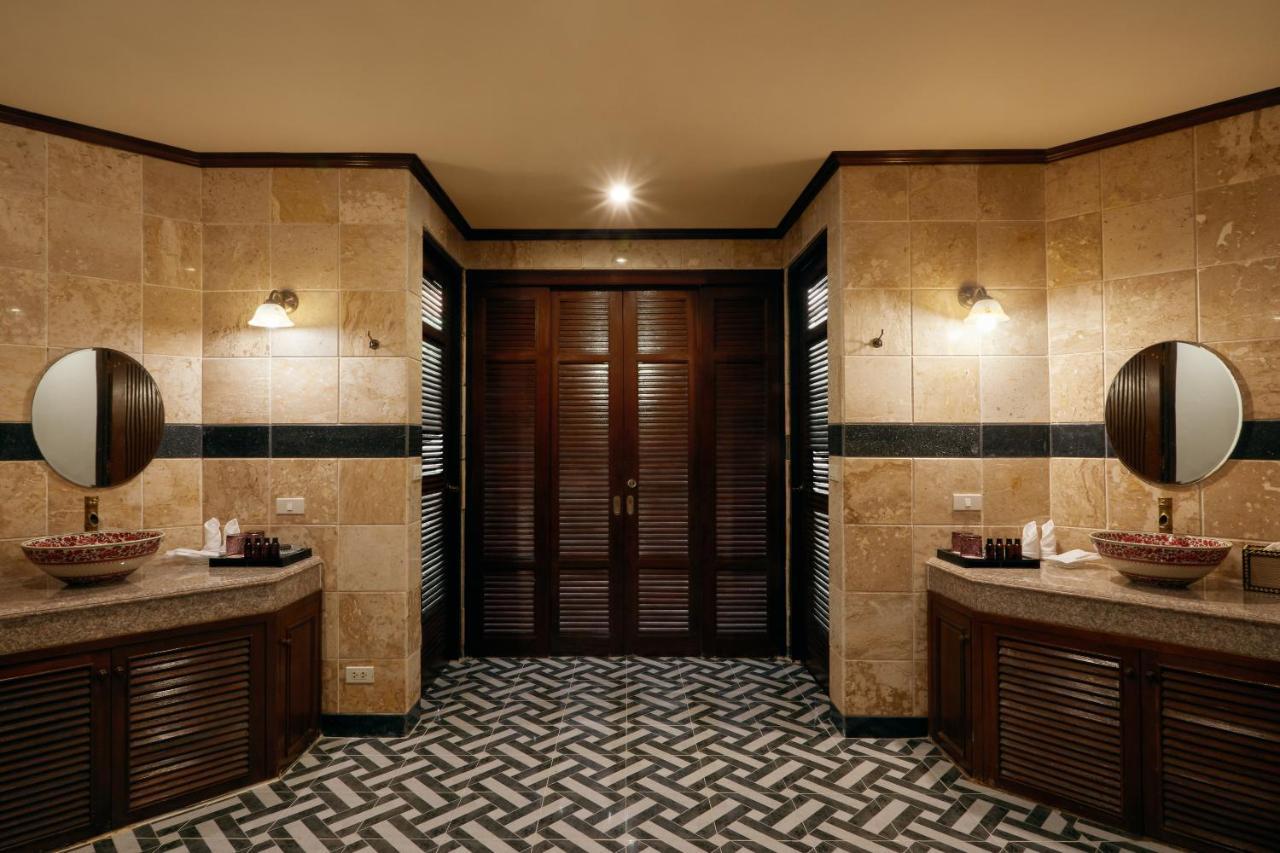 Chinoiserie Collection And Resort