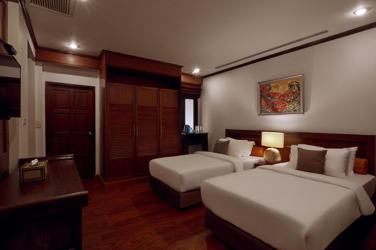 Chinoiserie Collection And Resort