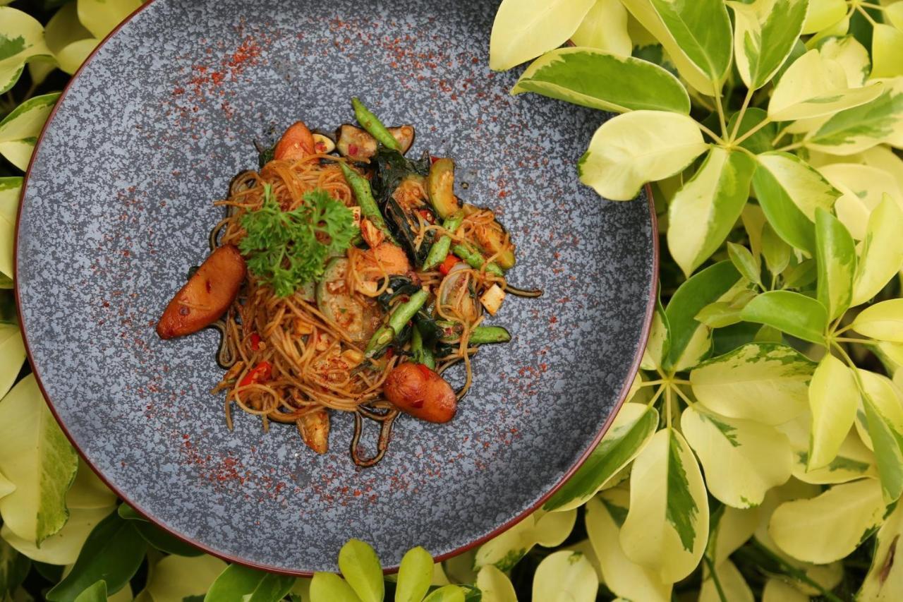Chinoiserie Collection And Resort