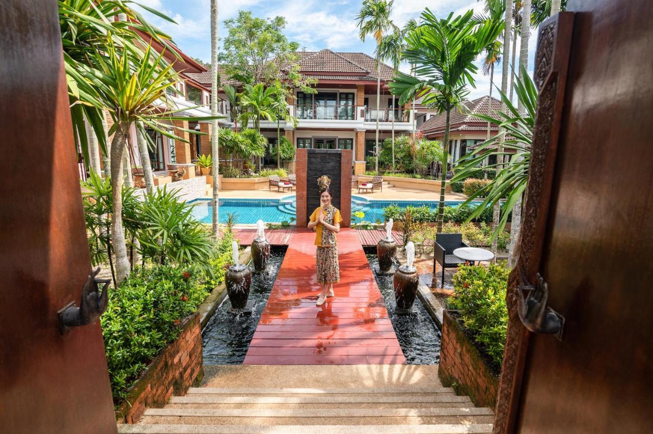 Resort Chinoiserie Collection And