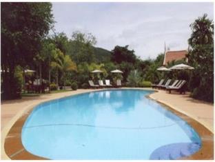 Petchvarin And Resort