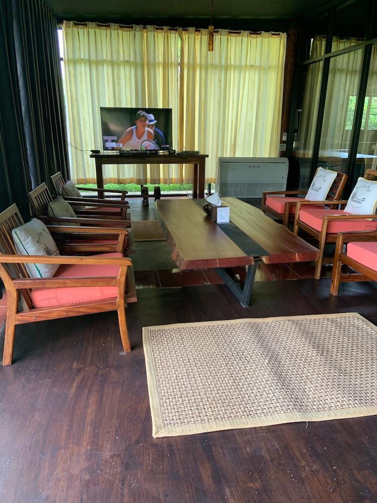 Boutique Raft Resort, River Kwai Resort