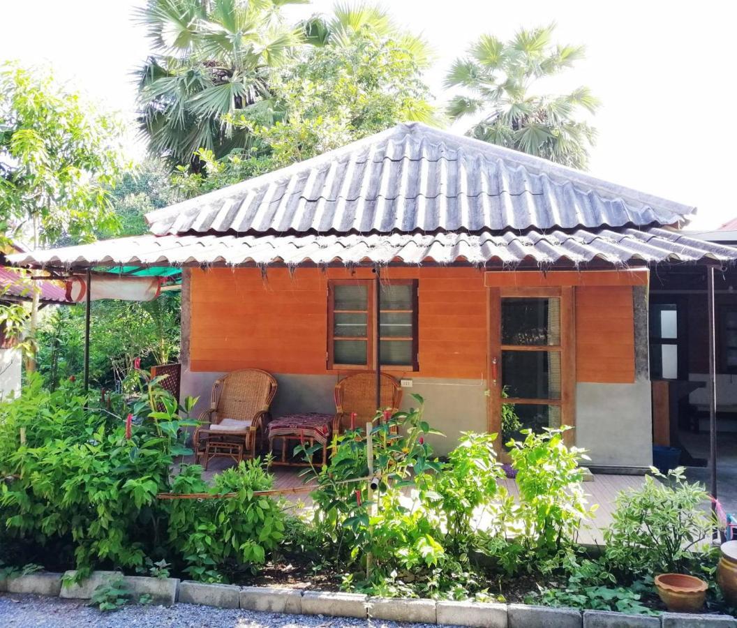 Holiday park บ้านสนมณีโฮมสเตย์ Bansonmanee *