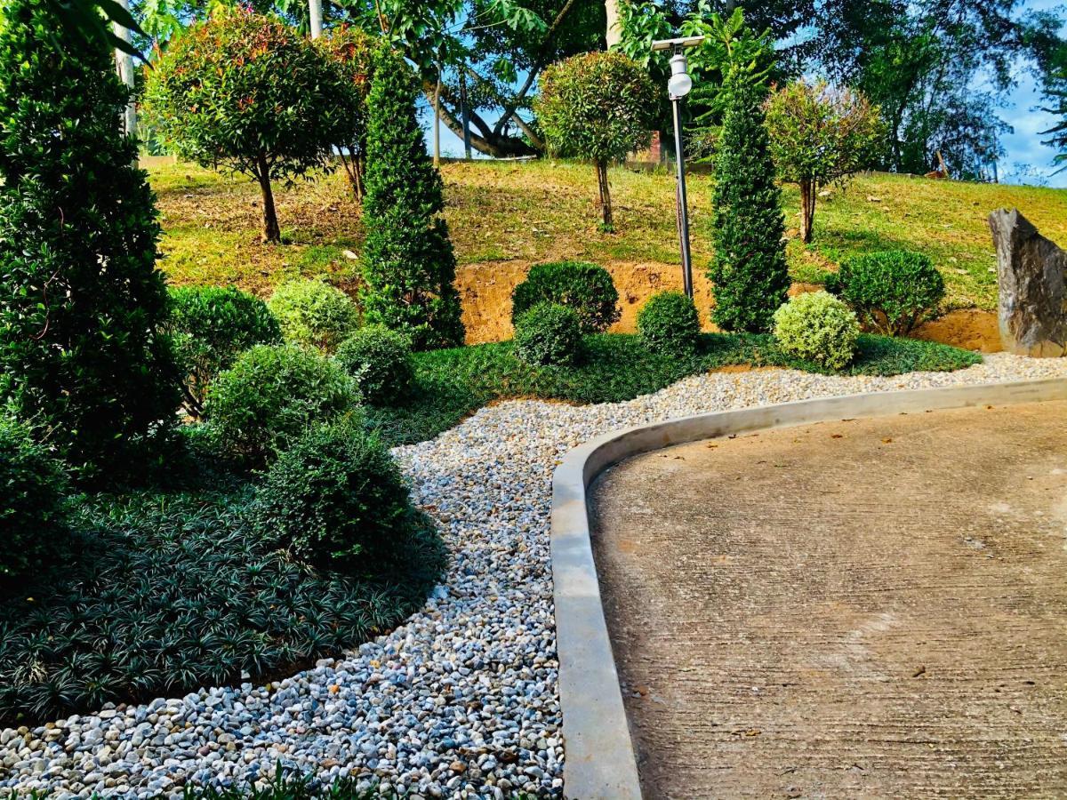 Chiangkhong Teak Garden Riverfront Onsen Hotel- Sha Extra