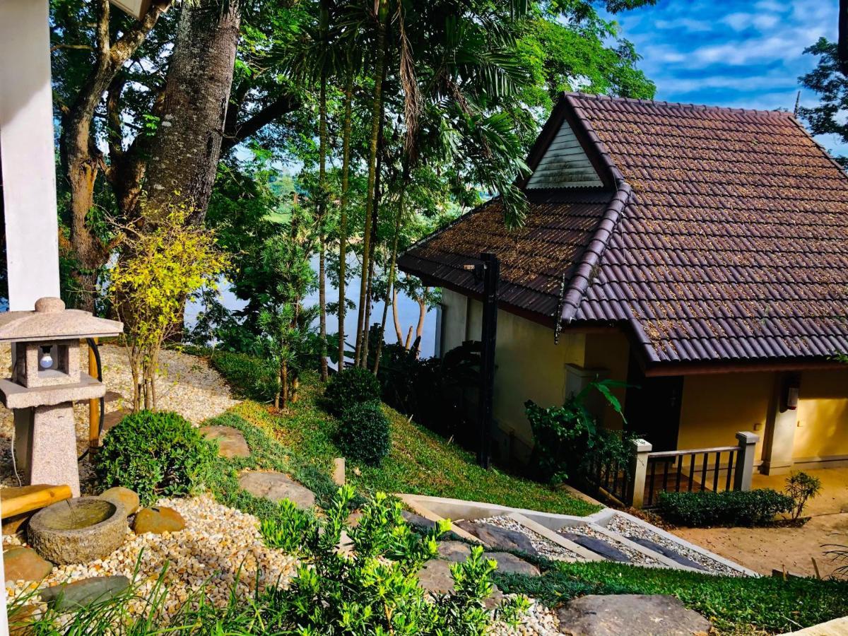 Hotel Chiangkhong Teak Garden Riverfront Onsen Hotel- Sha Extra 4*