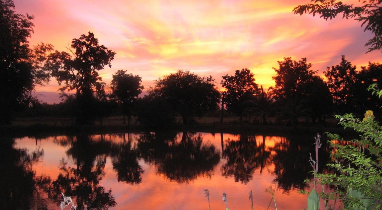 Resort Isaan Perazim Park Roi Et