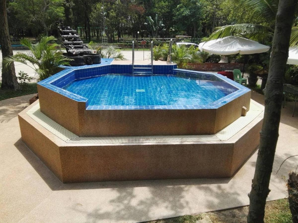 Isaan Perazim Park Resort