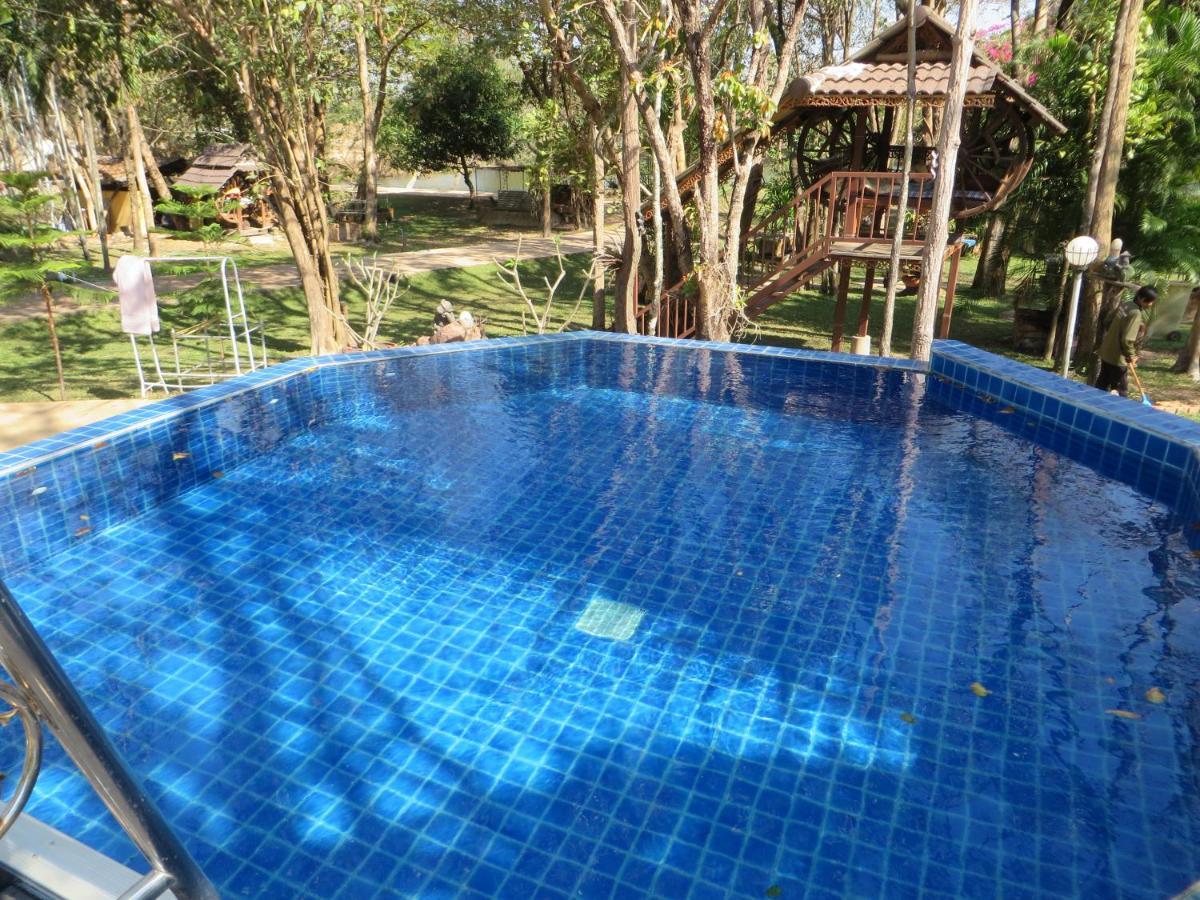 Resort Isaan Perazim Park Roi Et
