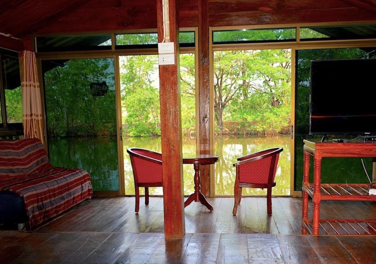 Isaan Perazim Park Resort Roi Et