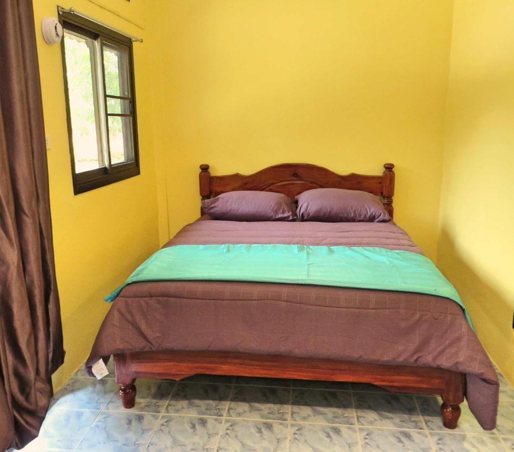 Resort Isaan Perazim Park Roi Et
