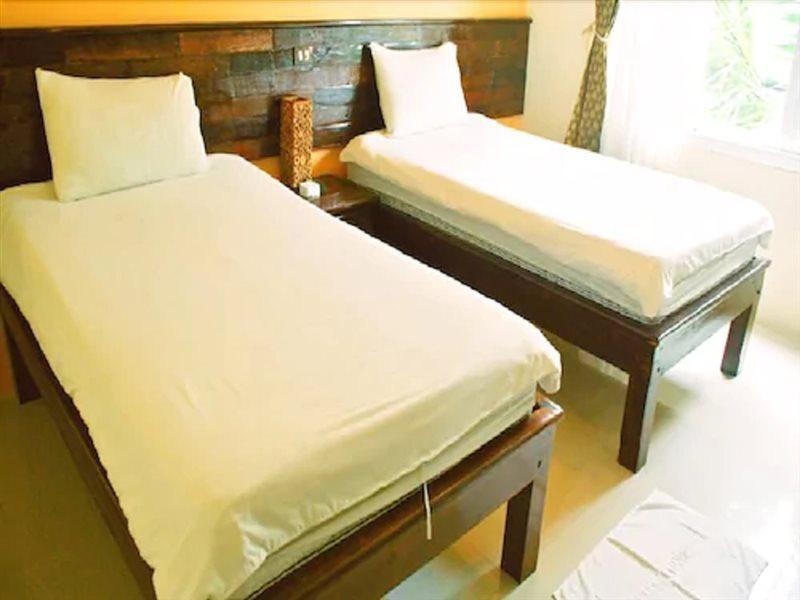 Lek Hotel