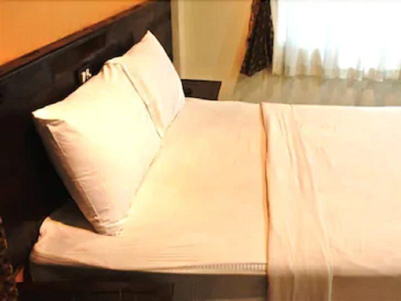 Lek Hotel 2*