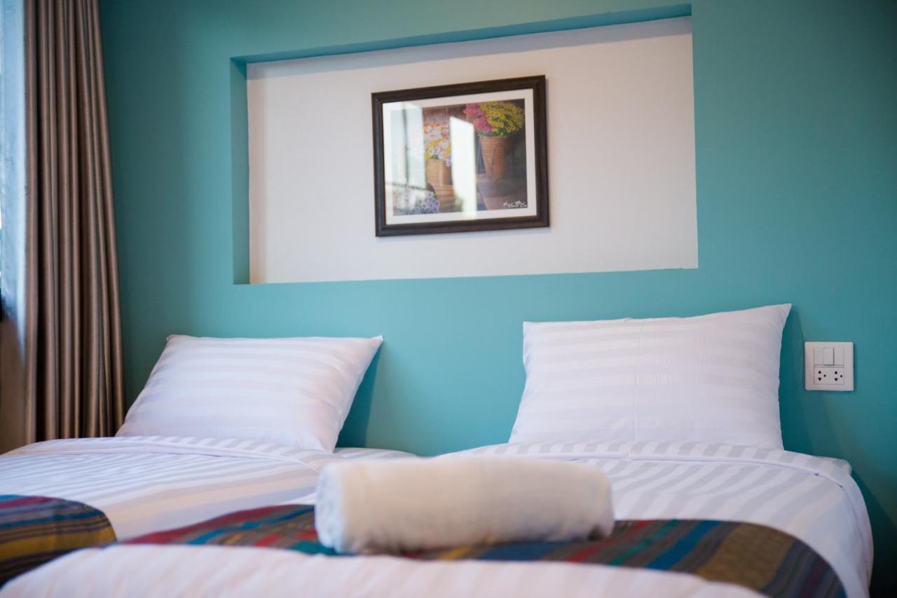 Suree House Hostel *