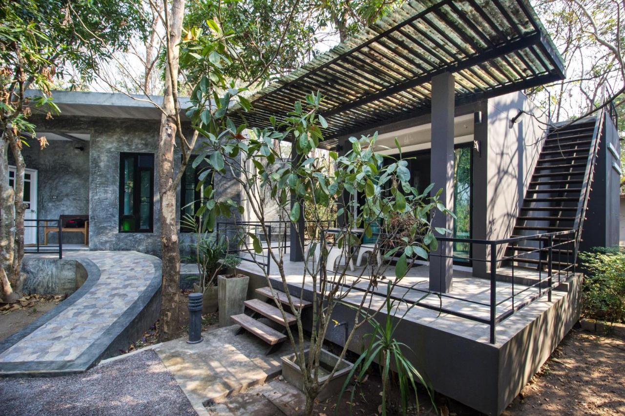 Bed & Breakfast Baan Naratawan