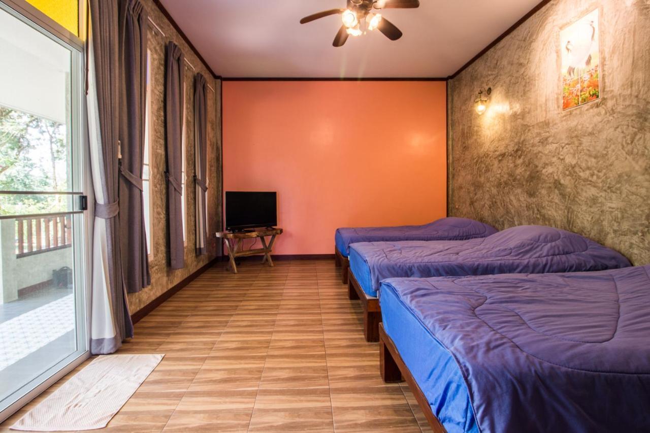 Baan Naratawan Bed & Breakfast Suan Phueng