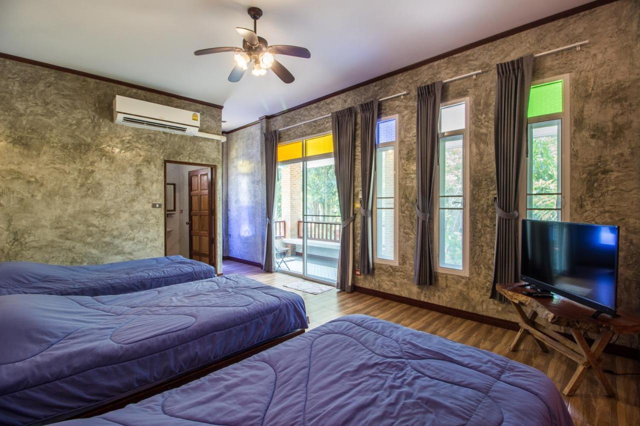 Bed & Breakfast Baan Naratawan